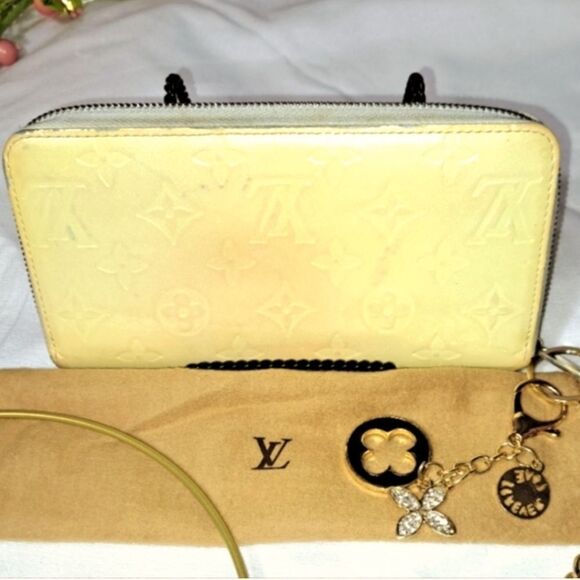 Authentic Louis Vuitton Vernis Enamal Patent Leather Zip Around Wallet - Picture 2 of 16